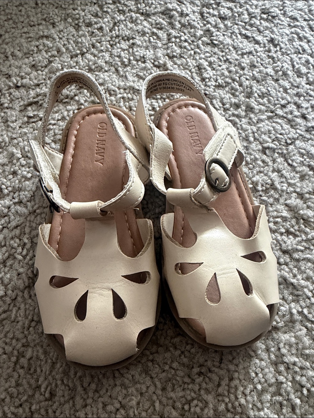 Old Navy Cream Cutout T-Strap Toddlers' Sandals